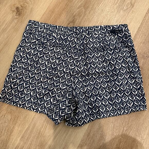 Anthropologie Level 99 Shorts Women's Size 28 Blue White Flat Front Chino Shorts - Picture 2 of 13